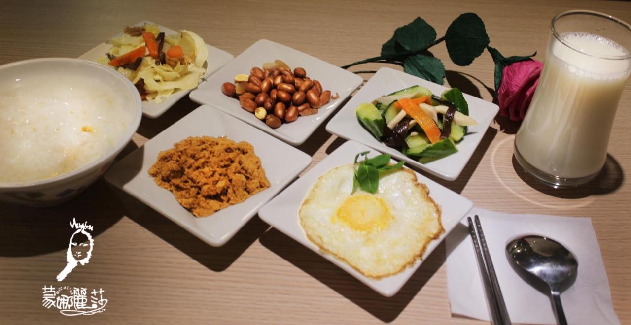 Monalisa Hotel Tainan Exterior photo